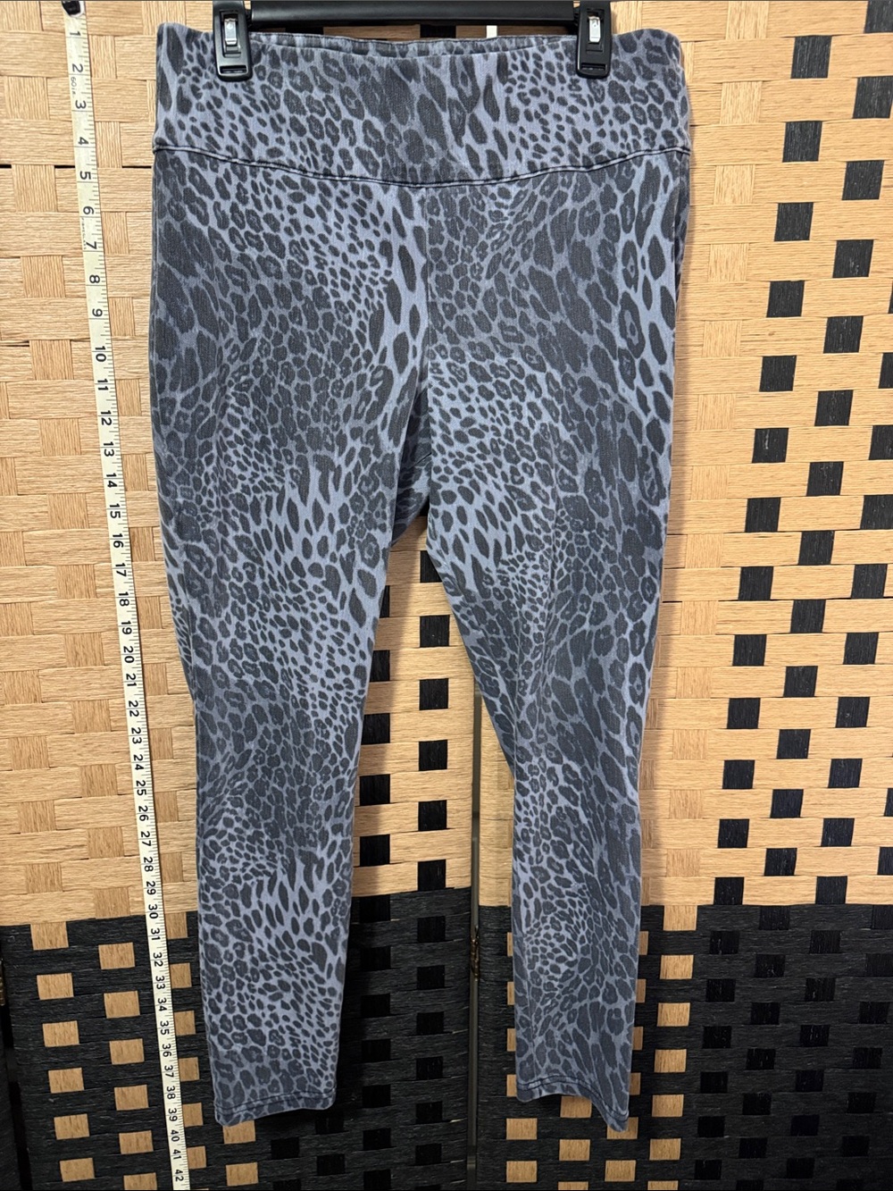 Anna & Ava Gray Leopard Print Women’s Leggings